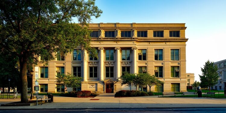 Thriving in the Digital Age: Medugare Institute of Management and Technology Reviews Emphasize Technological Advancements