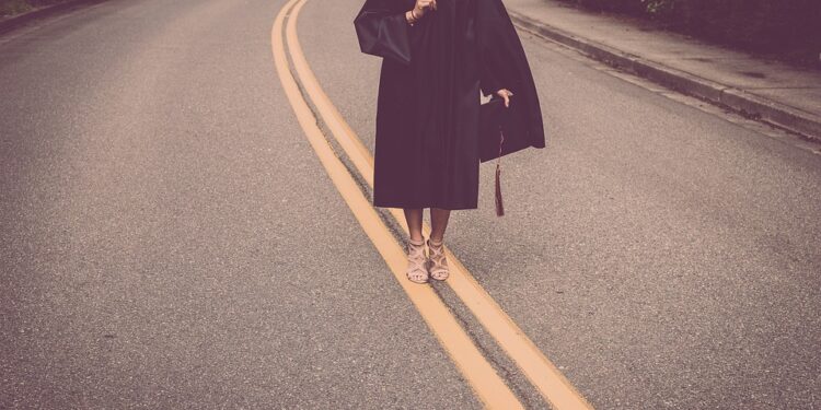 Degree Courses with the Highest ROI: Where to Invest in Education