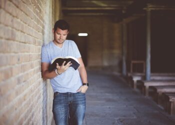 A Global Perspective: Studying B.Tech Abroad to Experience Diverse Learning Environments